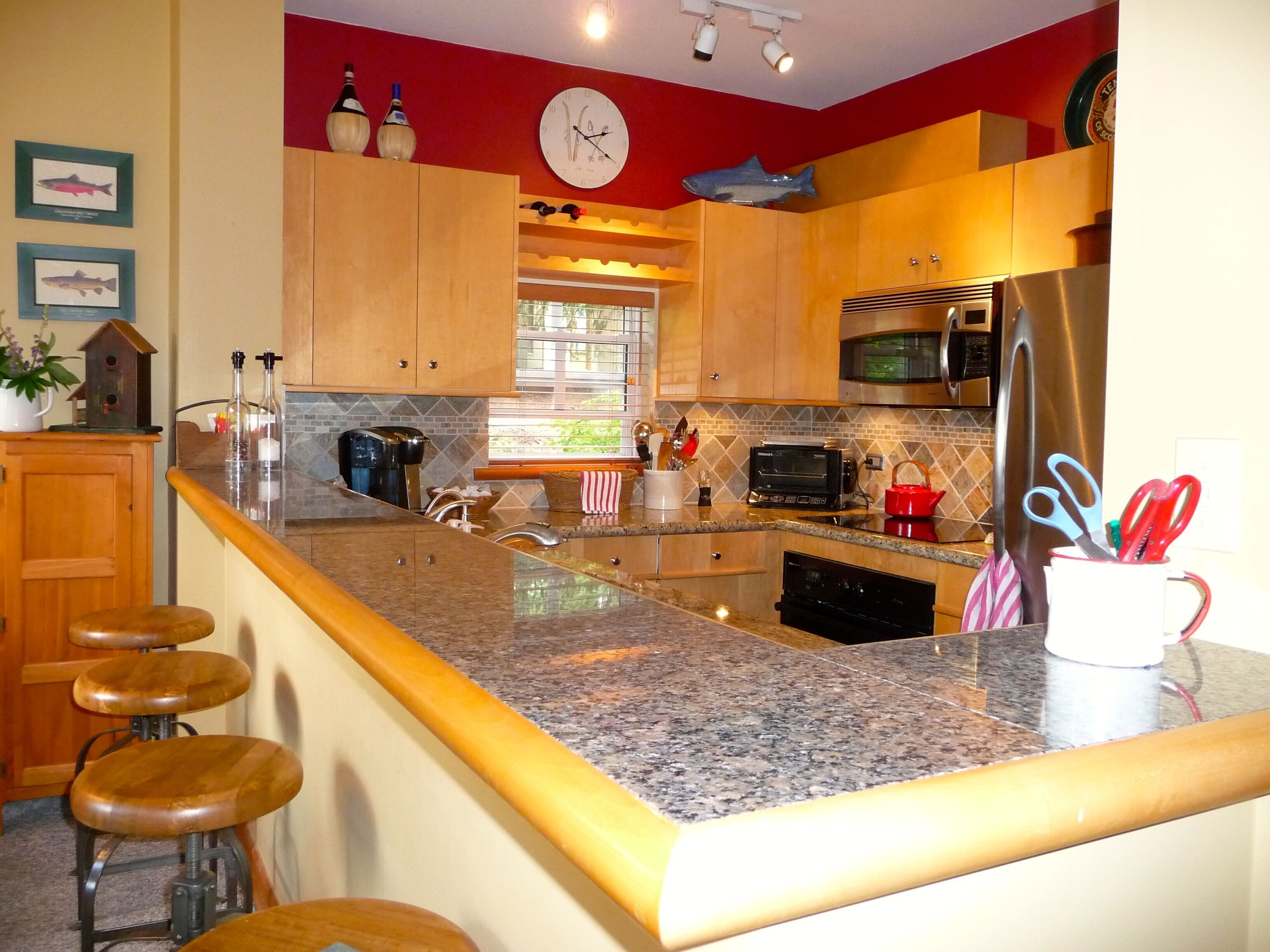 Alpine Greens Whistler - 2bd & 2bth Condo sleeps 4+, RATES CA (not US)