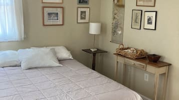 1 bedroom, desk, free WiFi, bed sheets