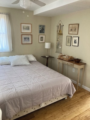 1 bedroom, desk, free WiFi, bed sheets