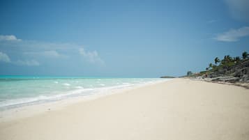 Una spiaggia nelle vicinanze