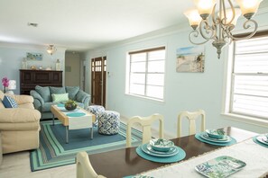 Dining - Private<br>Resort-feel home with private pool spa gazebo, 2 min walk to beach (Galveston)