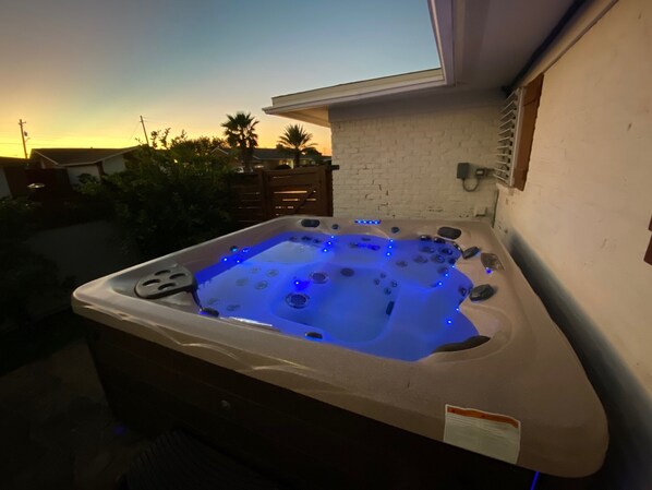 Property grounds - Private<br>Resort-feel home with private pool spa gazebo, 2 min walk to beach (Galveston)