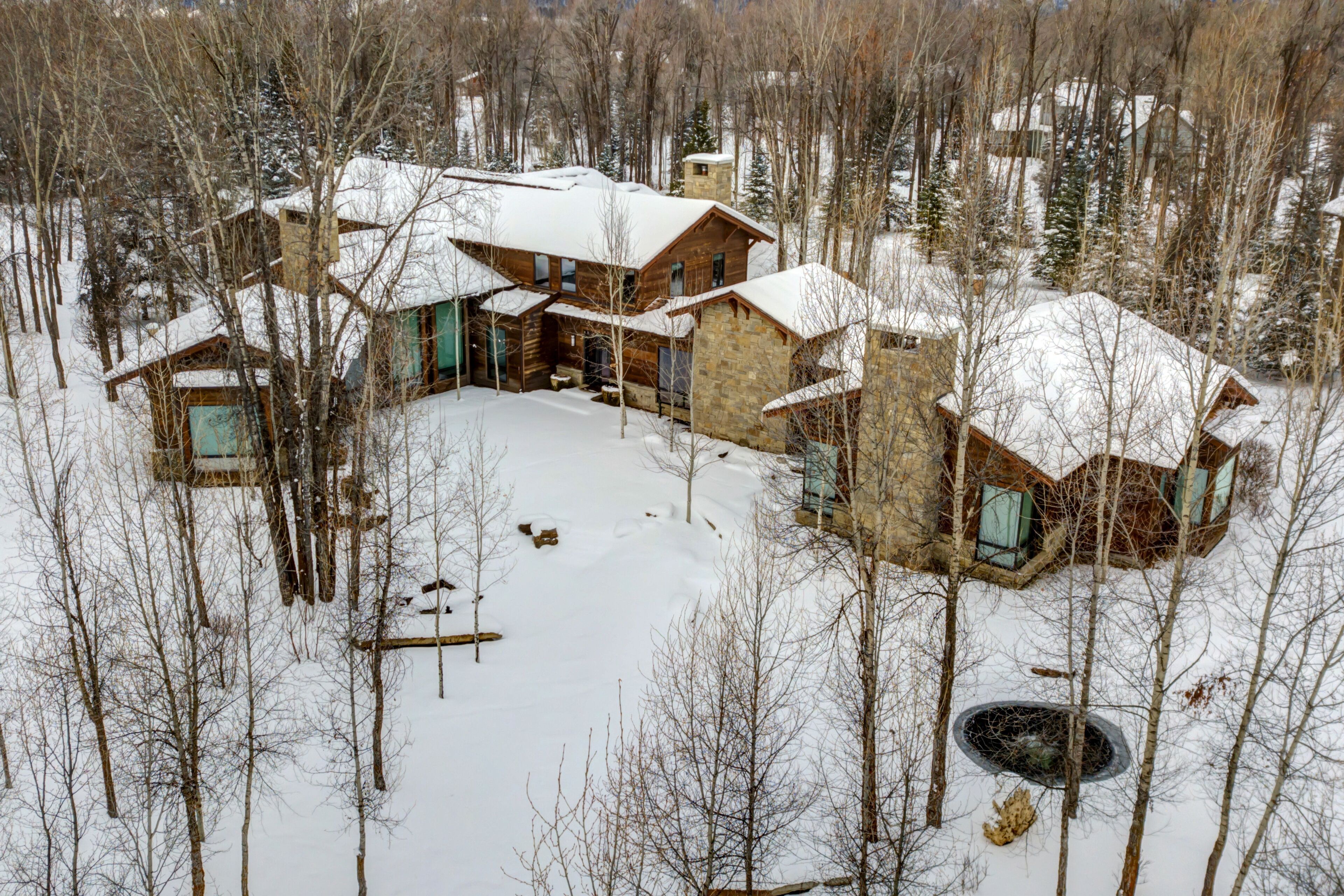 Abode at Three Bears | Stunning Wilderness Estate for  All Seasons!