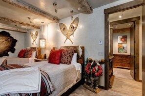 4 slaapkamers, een strijkplank/strijkijzer, gratis wifi, beddengoed