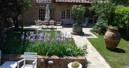 "Casa di Leo" Bright And Romantic House Surrounded by Medieval Walls and Pool