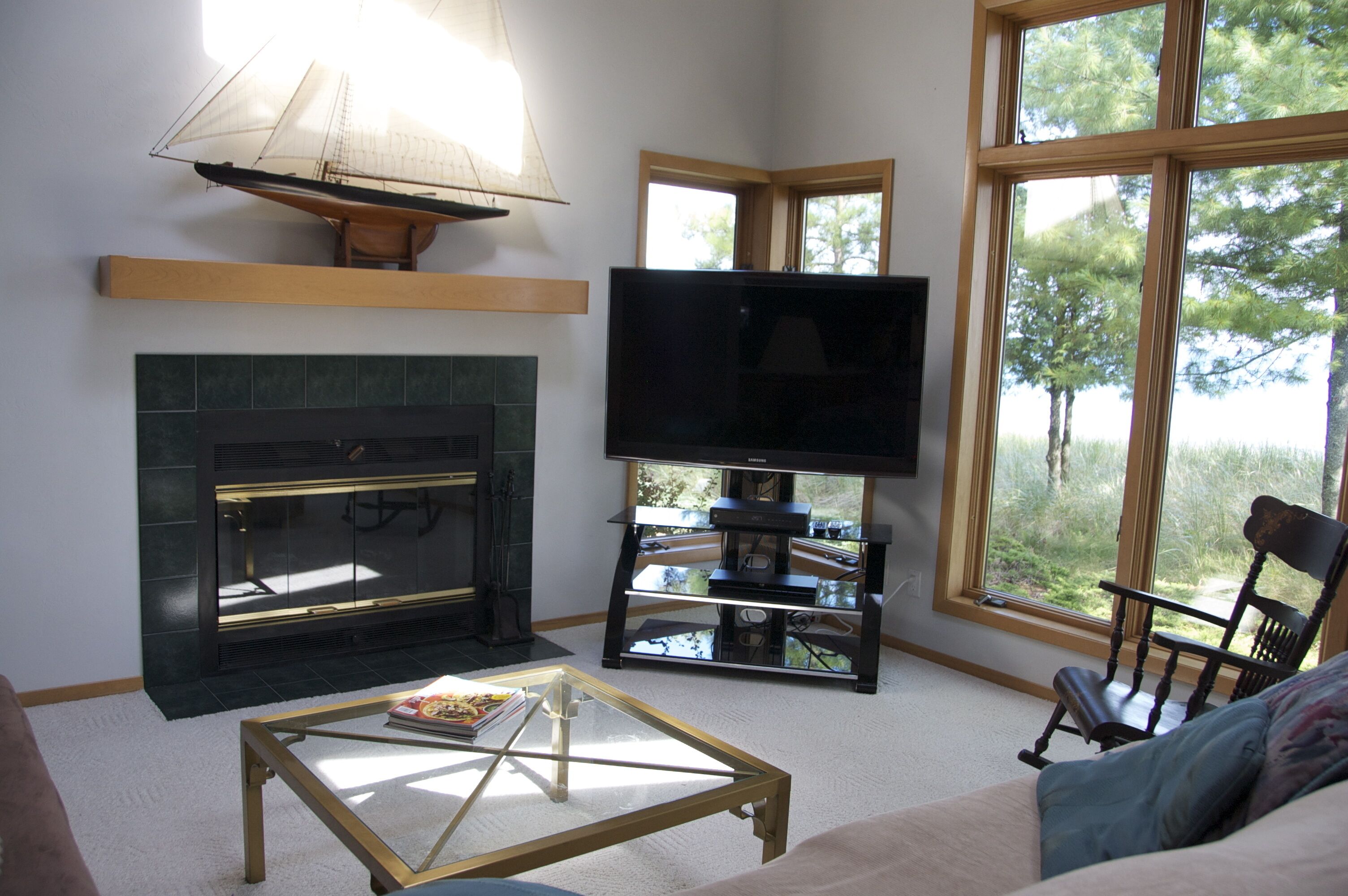 All-Season home, 200 ft. of beachfront, spectacular views of Lily Bay