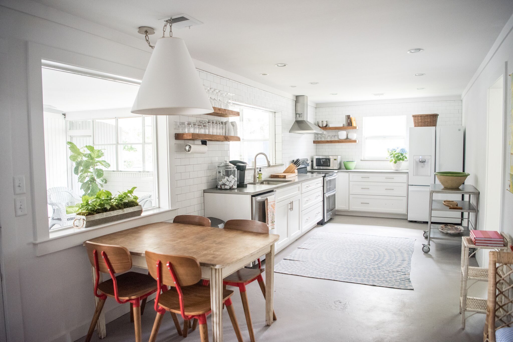 The Fig House | Mid Century Modern | Minutes from the Beach with a Heated Pool