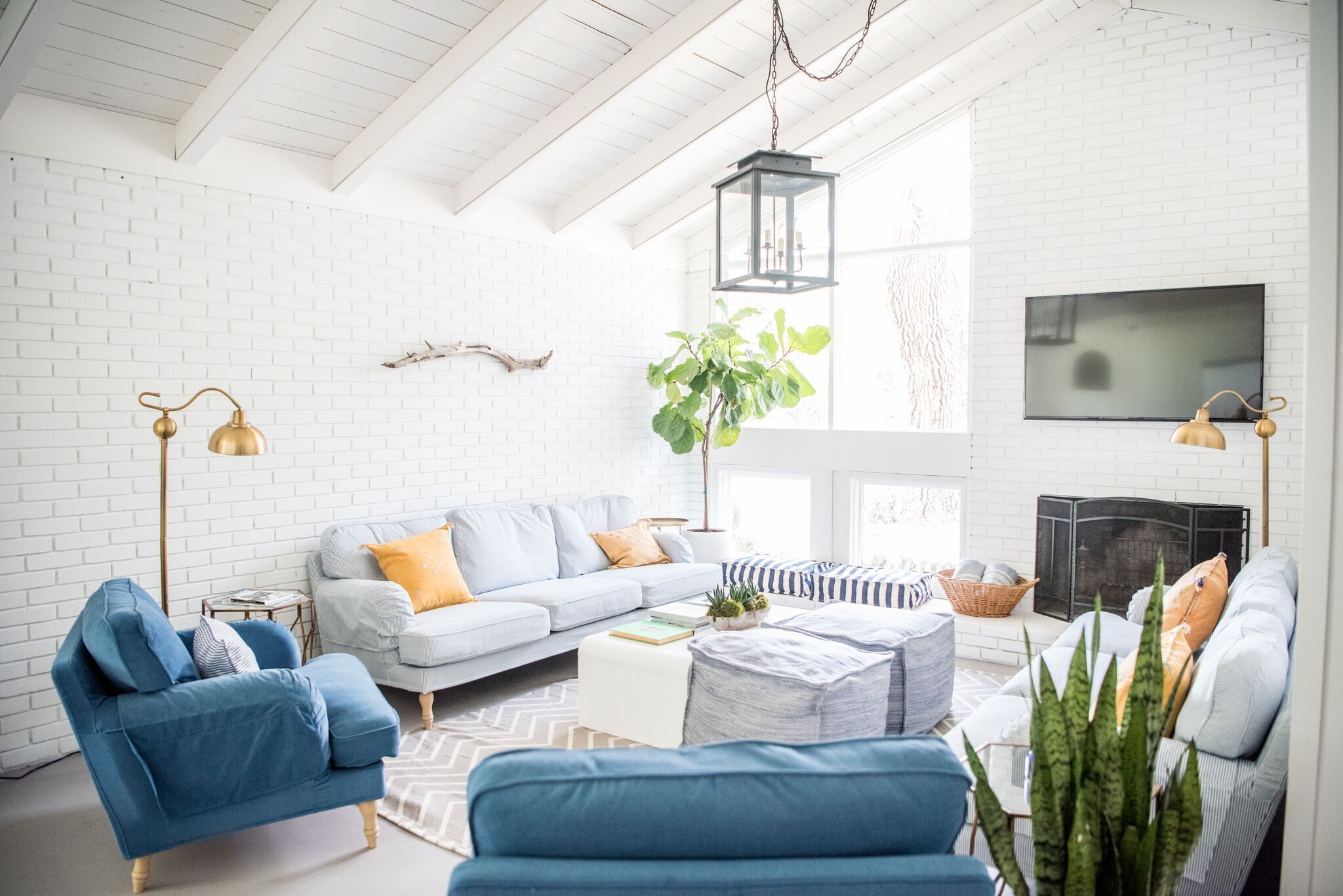 The Fig House | Mid Century Modern | Minutes from the Beach with a Heated Pool