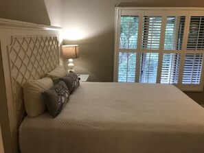 3 slaapkamers, een kluis op de kamer, een bureau