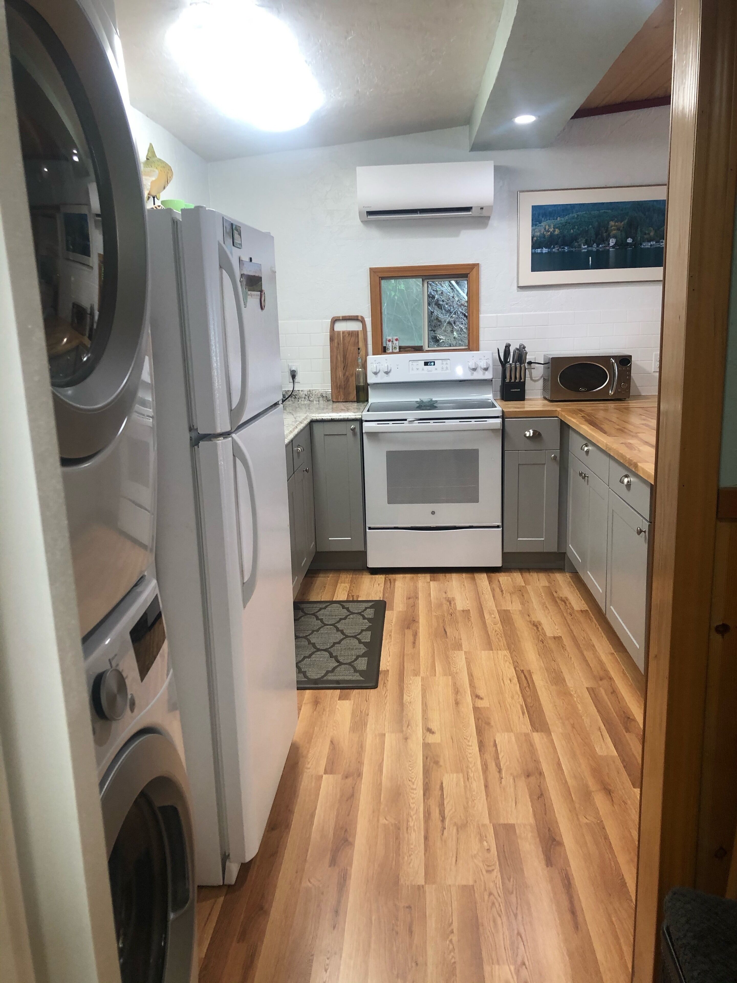 Romantic Cozy Cabin Rental on Lake Sutherland near Olympic National Parks