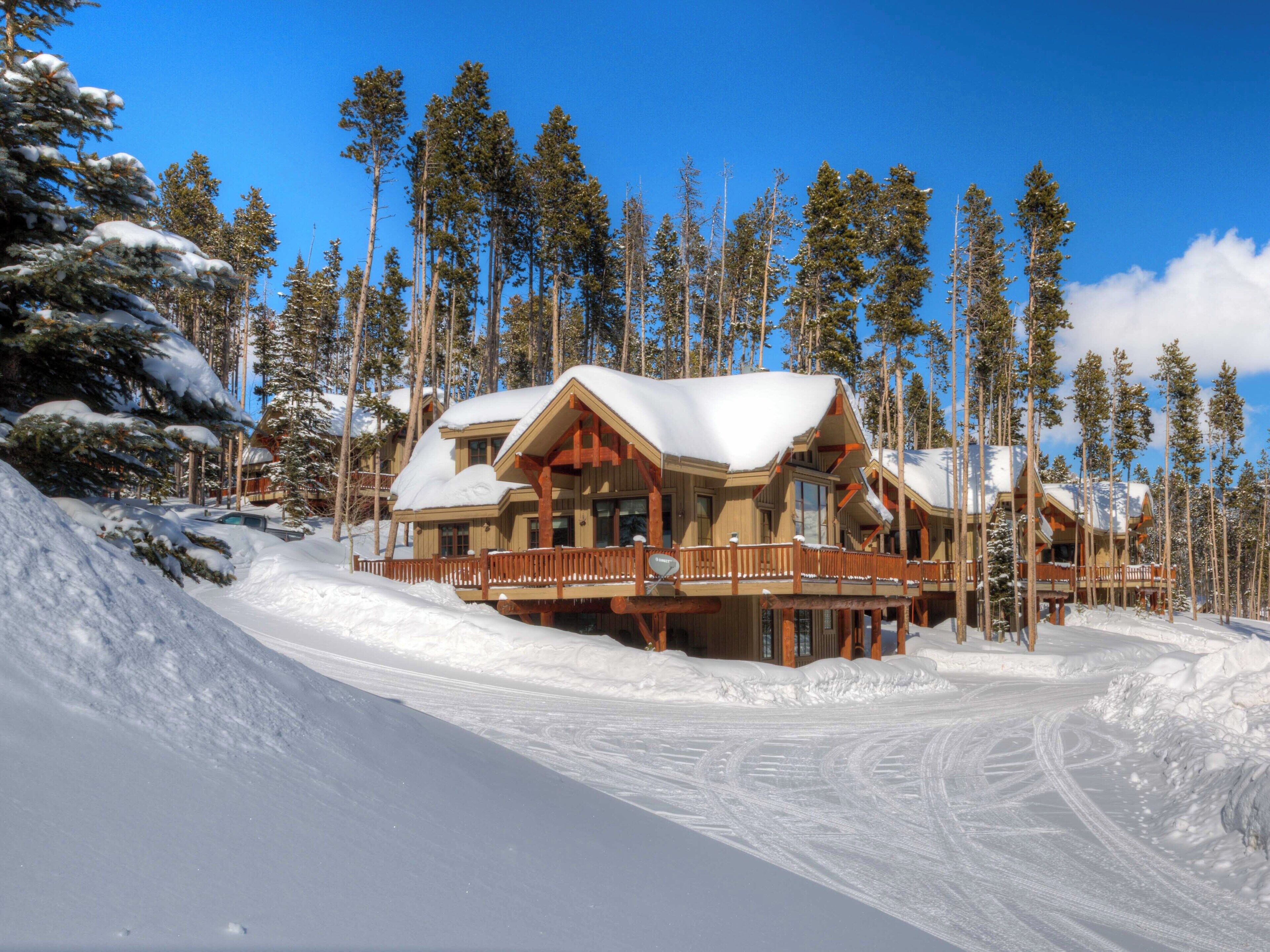 Big Sky Vacation Rentals: MMH 6 Harvest Moon - Pet Friendly!