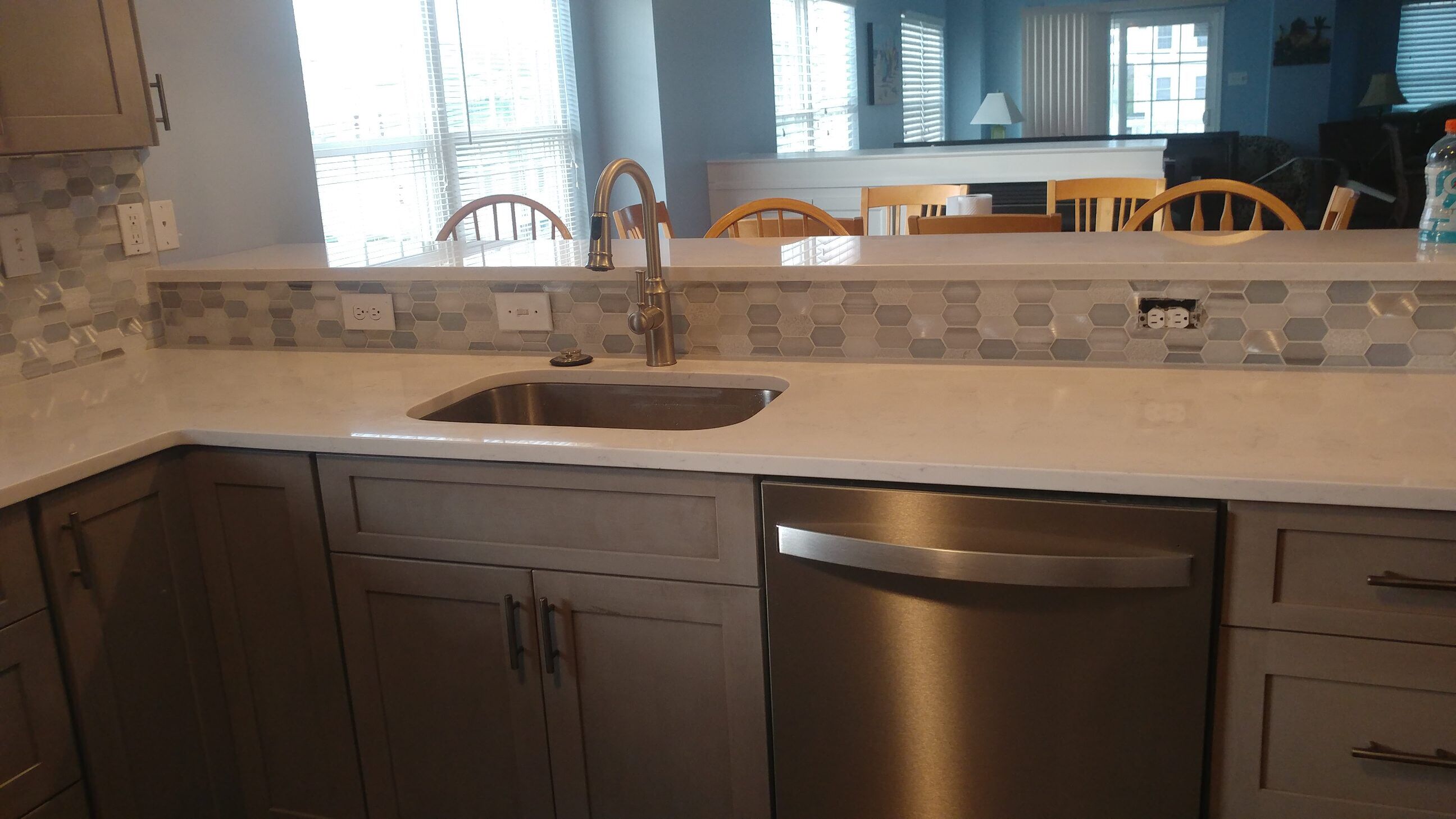 Expansive 5Br/3.5Ba Townhouse - 2 Blocks To Boardwalk & Beach.