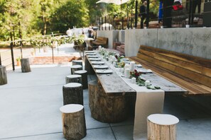 Outdoor dining