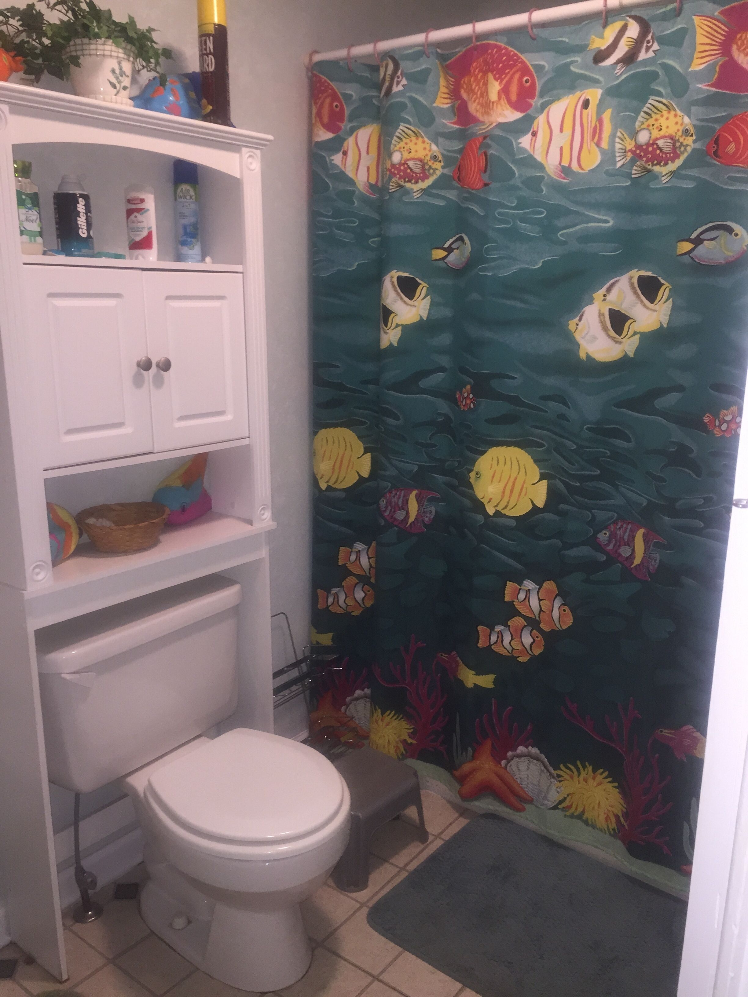 Affordable Cottage in a Quiet Cove on Beautiful Smith Mountain Lake.