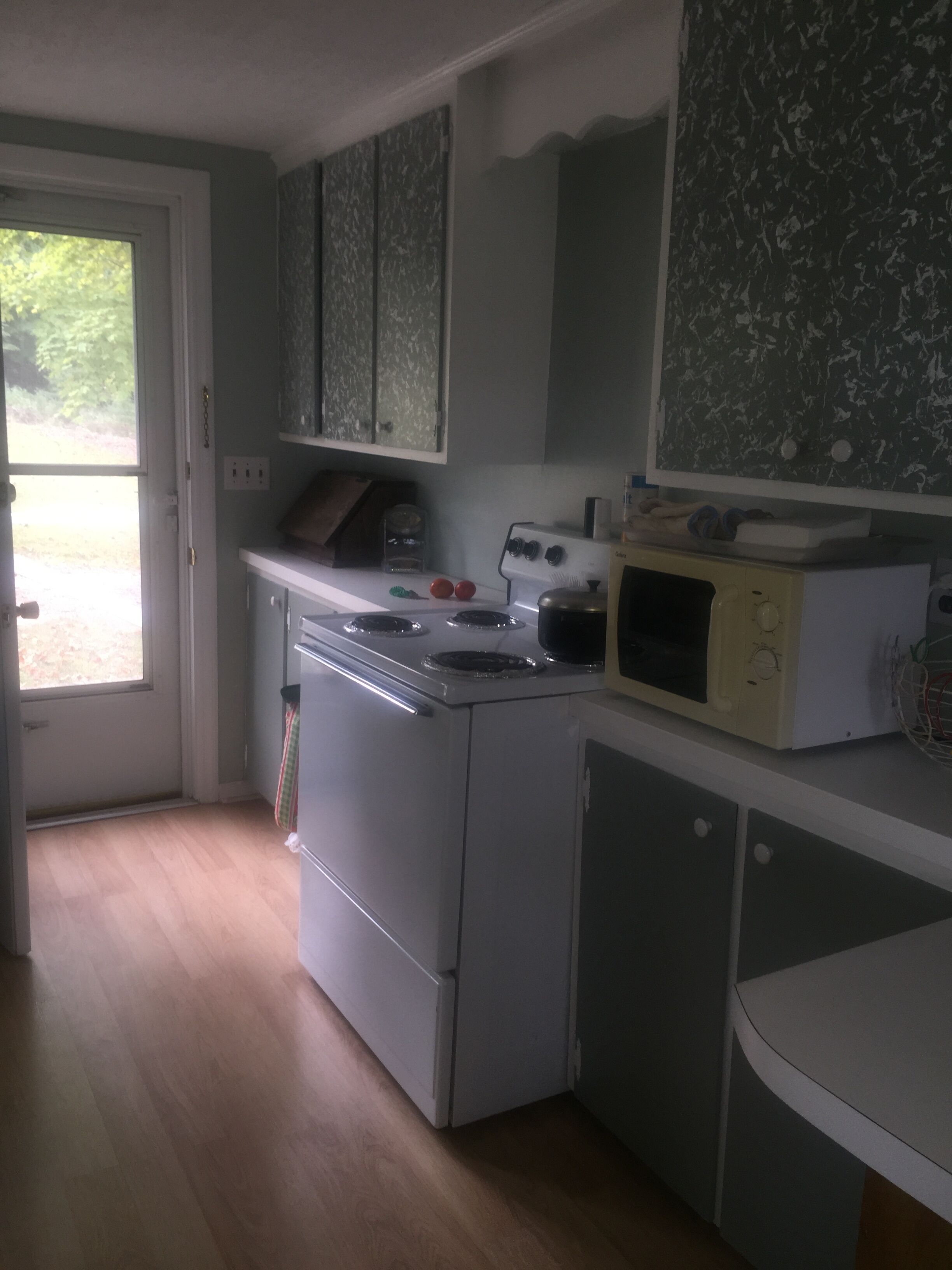 Affordable Cottage in a Quiet Cove on Beautiful Smith Mountain Lake.