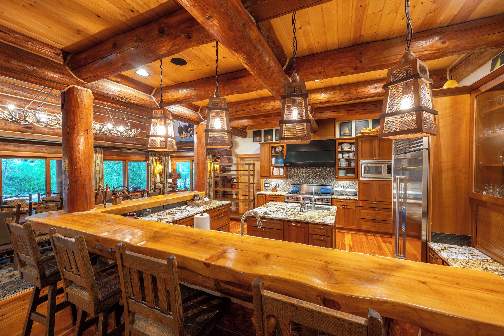 Leavenworth, Luxury River front home, vacation, business or family retreat