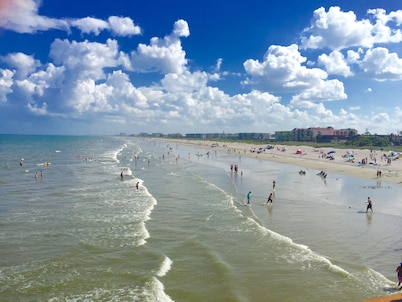 5 Star Resort minutes from Disney 3 bedrooms & 2 baths, Wi-Fi, Pool, Tennis 