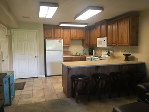 Fridge, microwave, oven, stovetop - Cute 2 Bedroom 1Bath; Sports Village - Sleeps 6 (St. George)