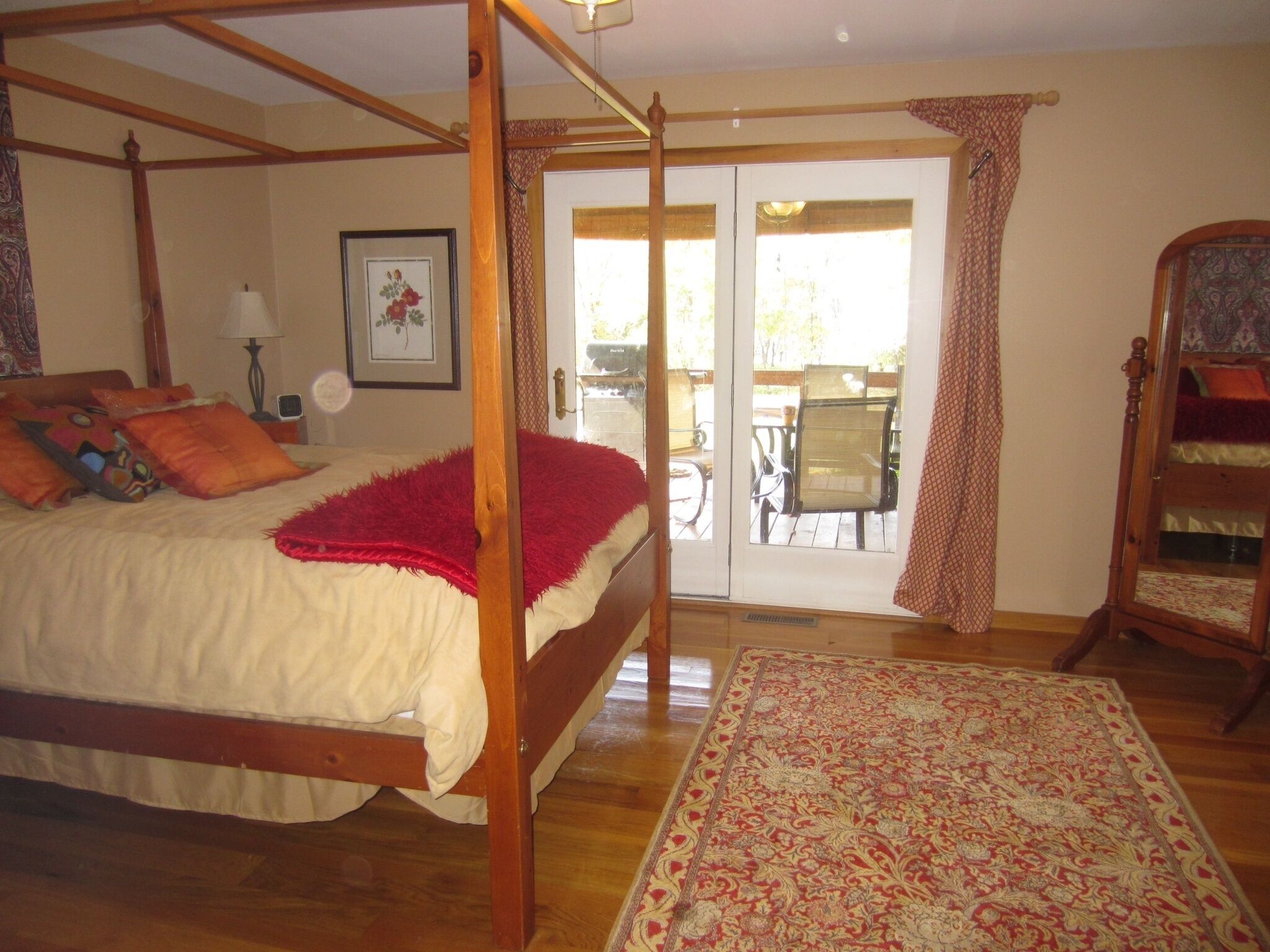 Beautiful, Cedar Lakeside Cabin with Private Dock