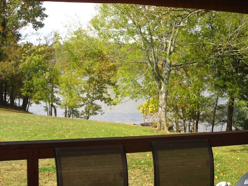 Beautiful, Cedar Lakeside Cabin with Private Dock