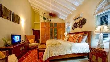 2 slaapkamers, een kluis op de kamer, een strijkplank/strijkijzer