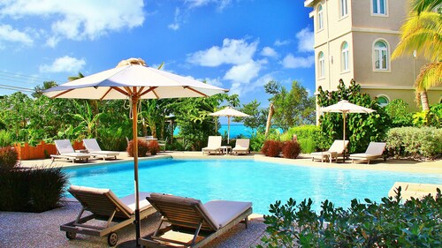 Beautiful Shoal Bay Condo Penthouse for 2-6 Guests