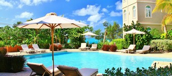 Beautiful Shoal Bay Condo Penthouse for 2-6 Guests