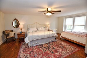 5 bedrooms, WiFi, bed sheets
