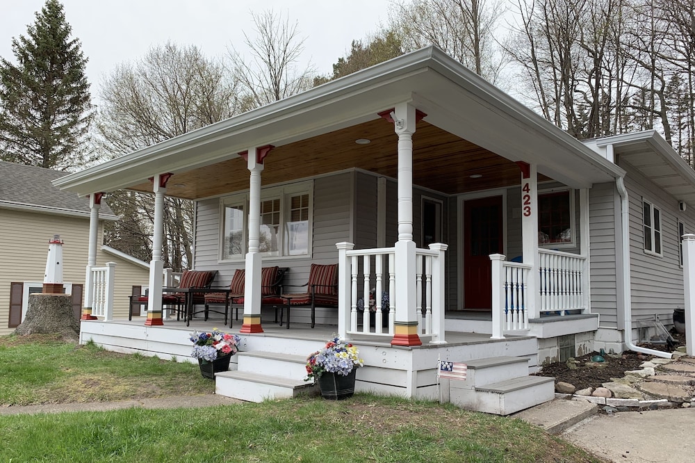 Beautiful Frankfort Michigan Vacation Home