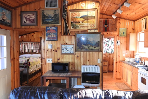 1 dormitorio, tabla de planchar con plancha, Internet y ropa de cama