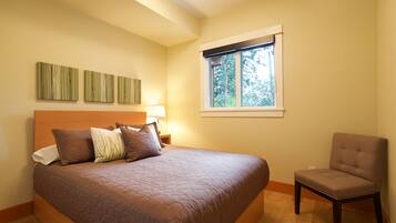 2 多间卧室、办公桌、熨斗/熨衣板、旅行婴儿床