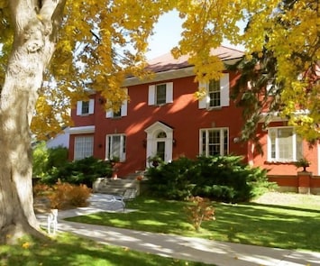 The Wesley Apartments, built in 1895.