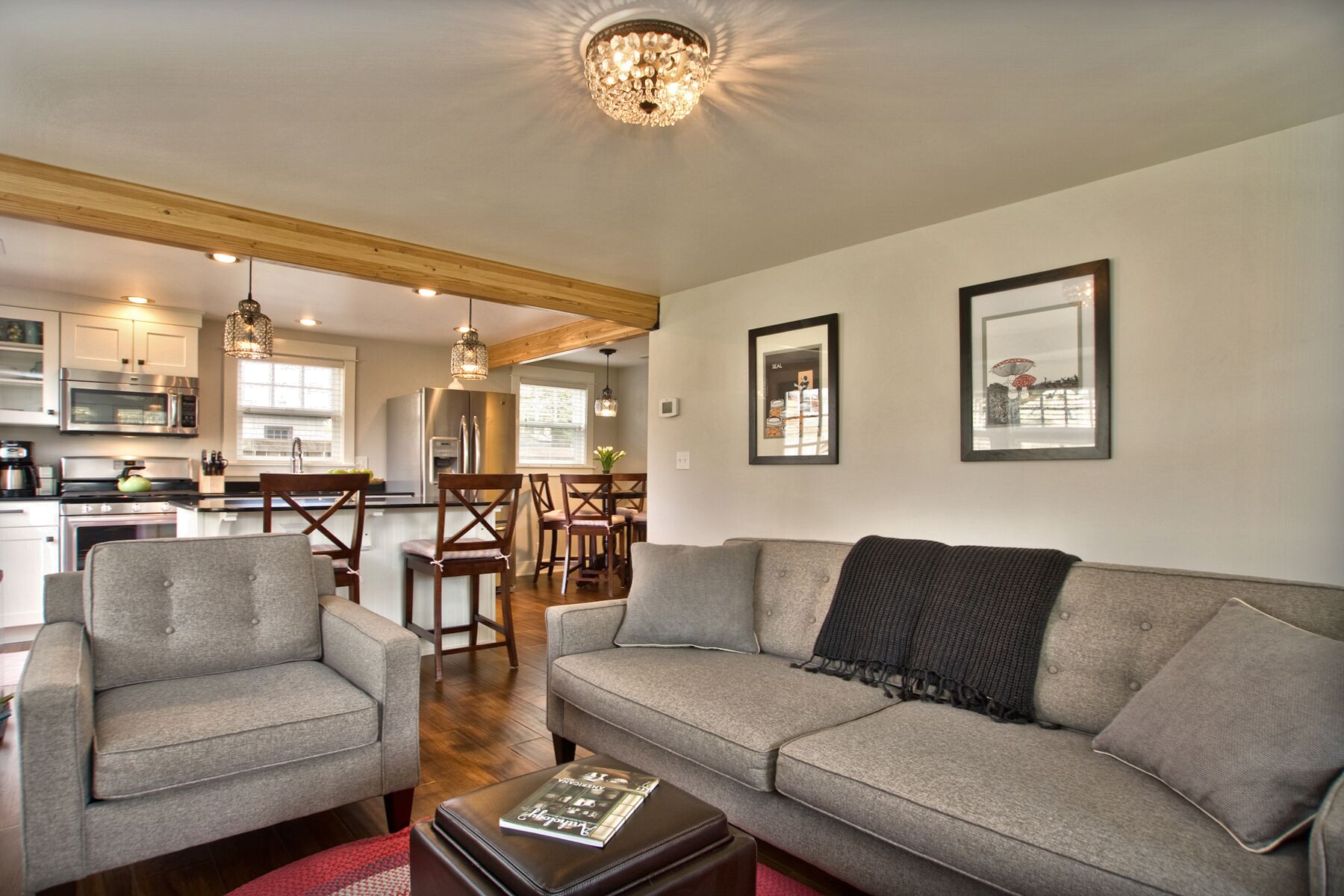 Cozy Cottage, 1 block from Beach and minutes from Downtown Cannon Beach