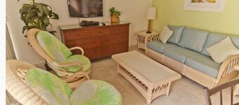 Stunning Nassau Villa on Cable Beach!