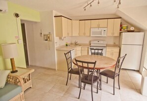 Private kitchen - Stunning Nassau Villa on Cable Beach! (Nassau)