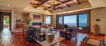Kula Luxury Retreat With Stunning Ocean & Mountain Views!