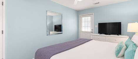 2 bedrooms, iron/ironing board, internet, bed sheets
