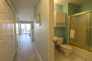 Combined shower/bathtub, towels - Oceanfront Condo on Tybee's south end. (Tybee Island)