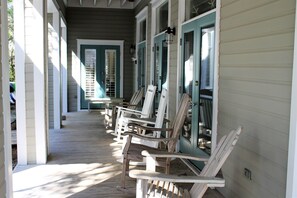 Terrace/patio - 5 BR, 5 BA in Seaside, quick walk to the private beach access or main pool (Santa Rosa Beach)