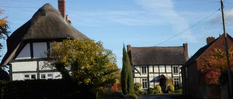 المنشأة من الخارج