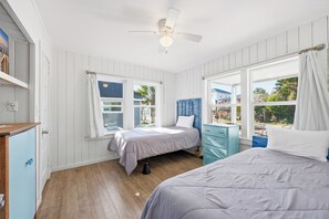 2 bedrooms, iron/ironing board, travel cot, free WiFi