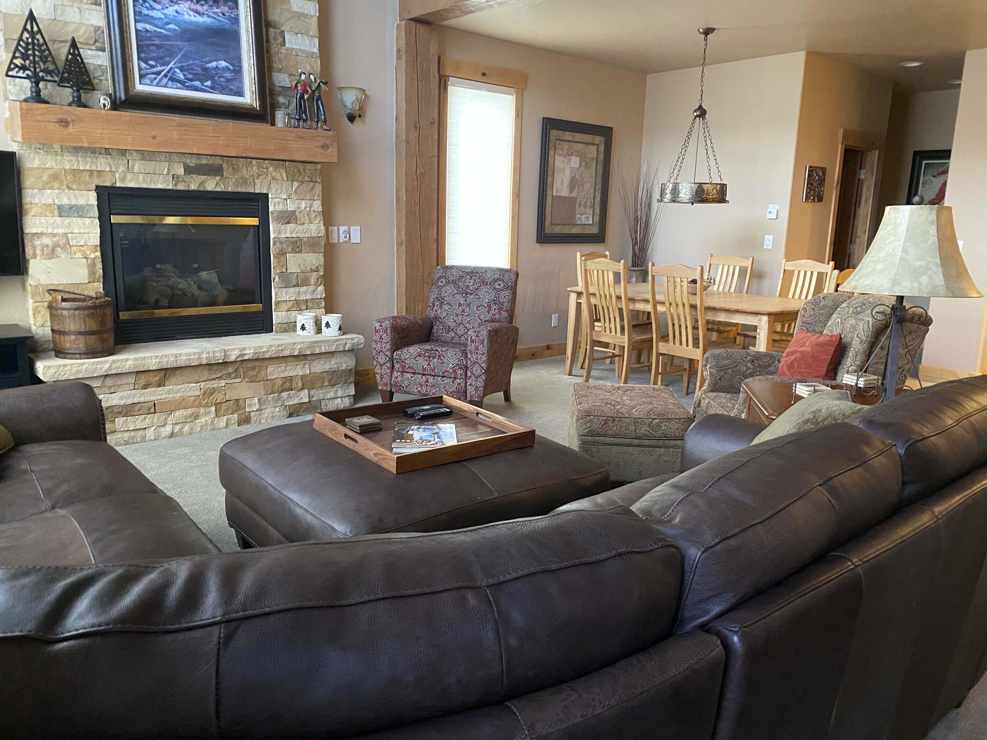 Two Master Suites, Sleeps 9, Hot Tub And Magnificent Views