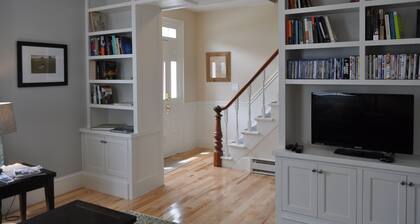 Kaunis South Endin koti, 5 minuutin kävelymatkan päässä keskustasta ja rannalta!