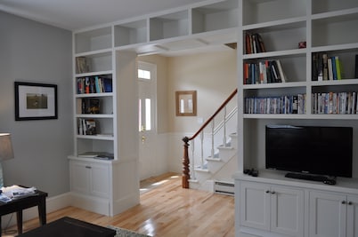 Beautiful South End home, 5 minute walk to downtown and beach!