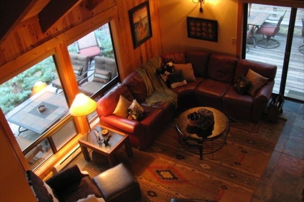 Charming Updated Boutique Cabin-Big Meadow Golf Course Fairway