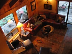 Smart TV, fireplace, DVD player