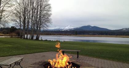 Book Summer Weeks Now! Charming Boutique Fairway Cabin