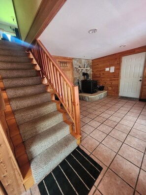 Interior - 2400sf Secluded Family Mountain House 16 Acres- 2 min to Jiminy Peak- near Lenox (Hancock)