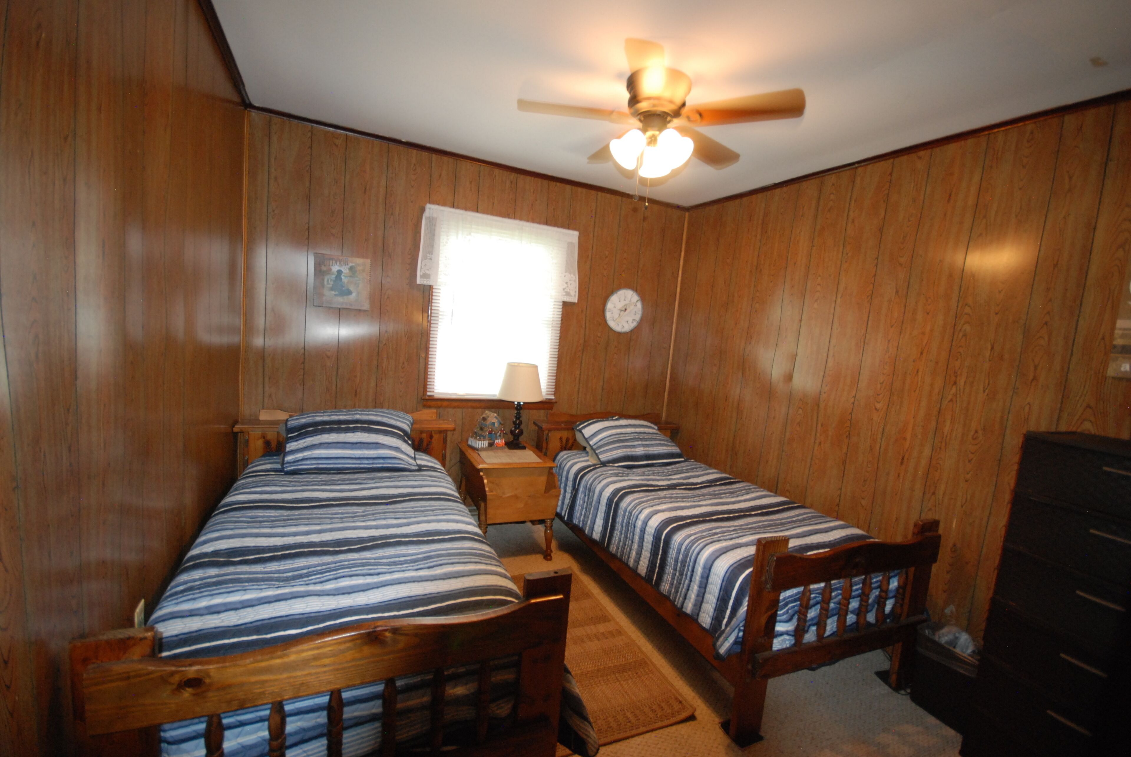 SUNSET LAKE HOUSE!The best of family time at the North Chain of Lakes.SLEEPS 8!