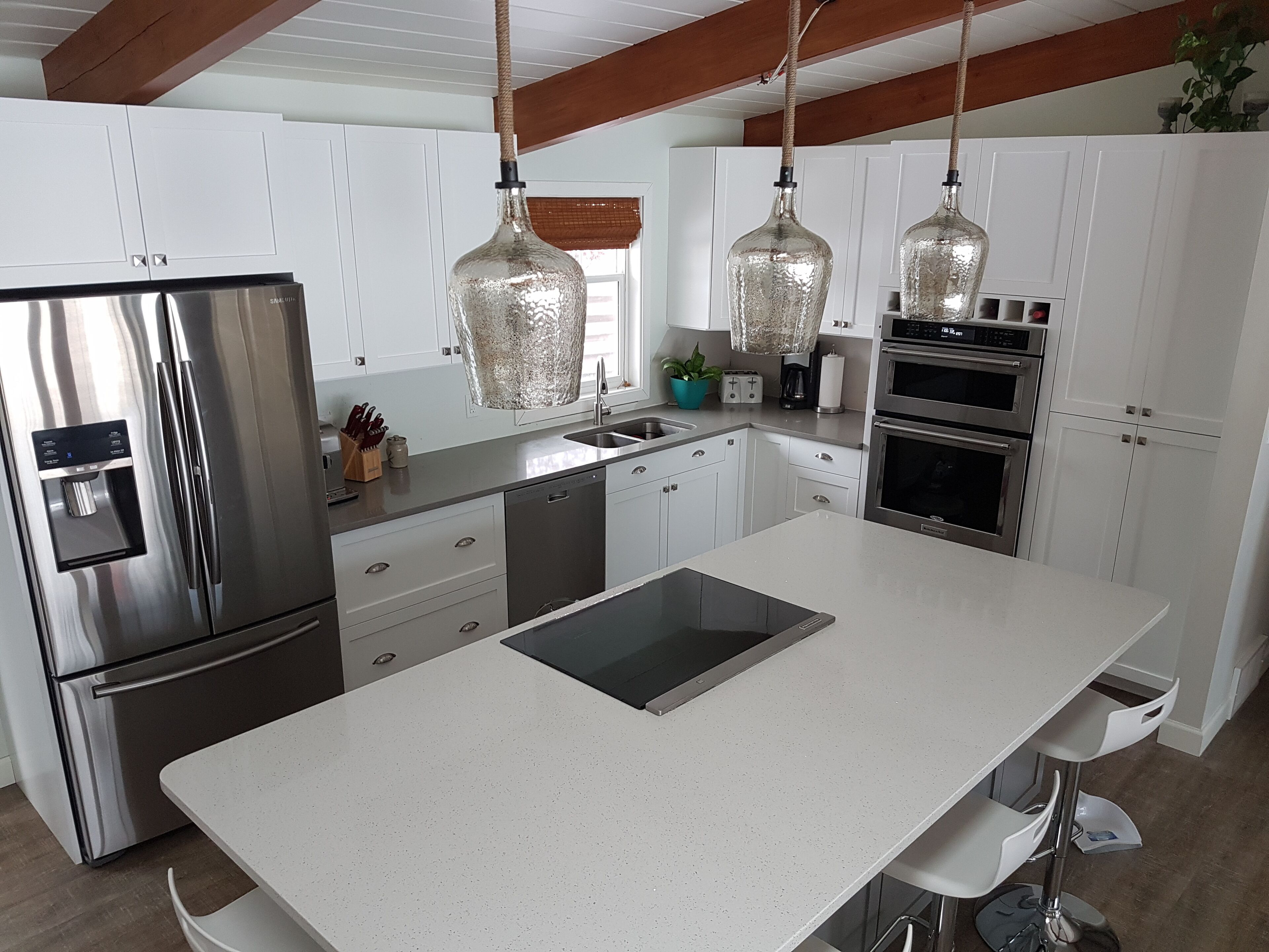 Powell Beach Summer Home